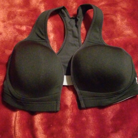 danskin front closure sports bra